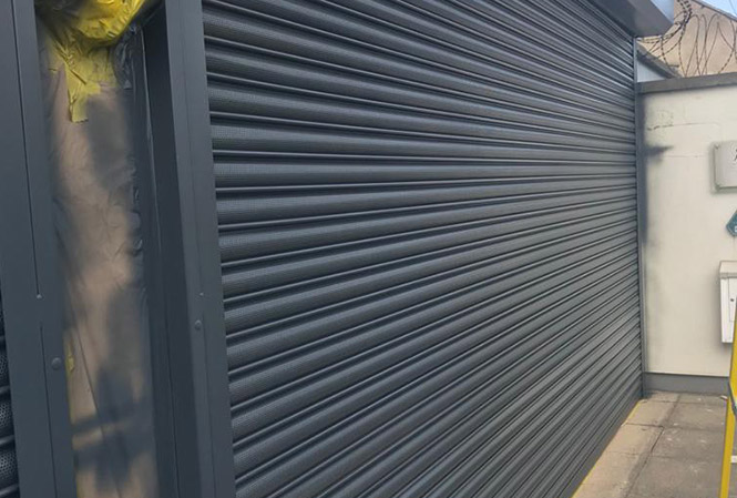 roller shutter door spraying